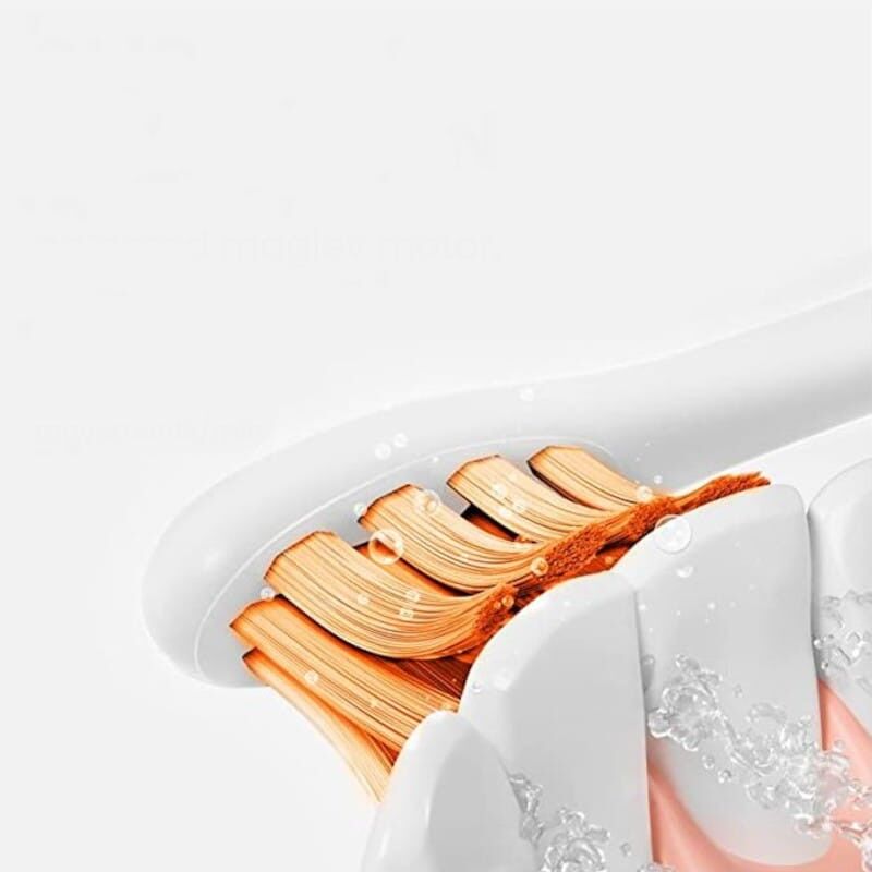 Detalle del cabezal del Oclean Flow limpiando entre los dientes